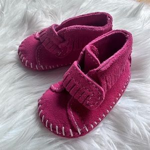 Minnetonka Infant's Front Strap Bootie -Size 1 - Hot Pink